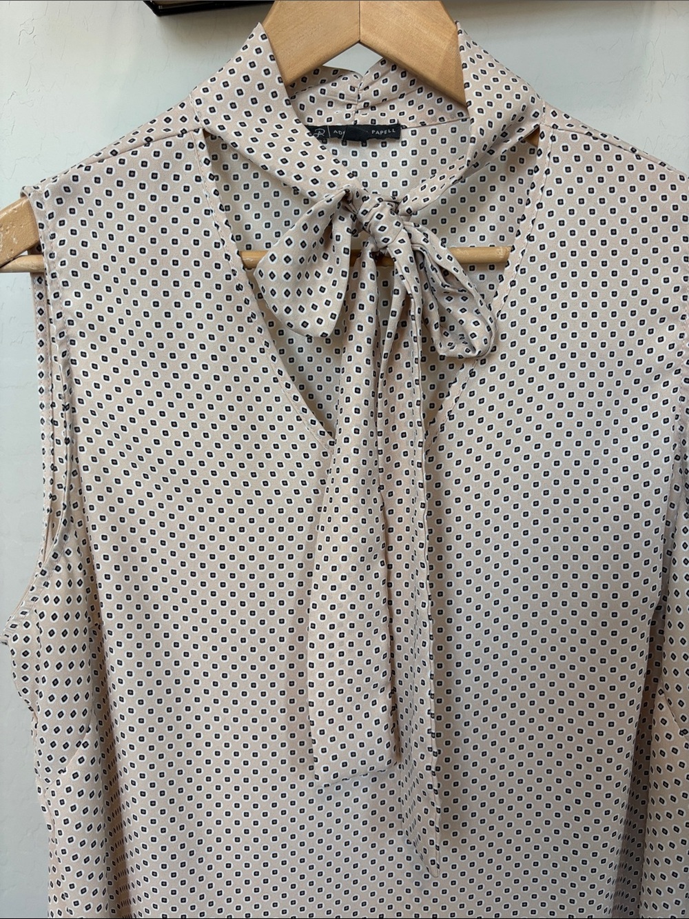 Adrianna Papell Cream Sleeveless Tie-Neck Dot Blouse